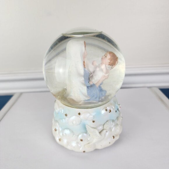 Snow Globe Mother Mary and Child Musical Flying Dove - Picture 3 of 6